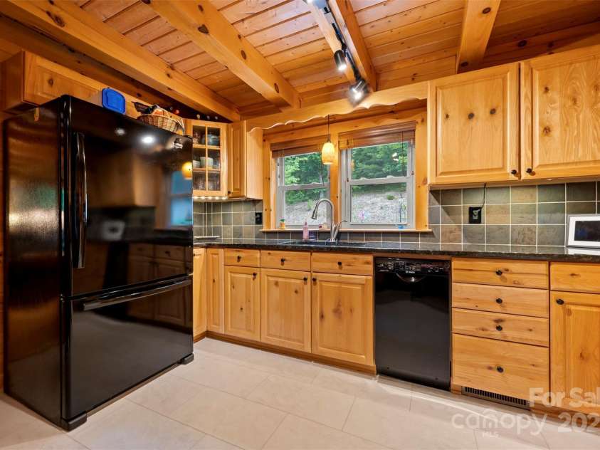 190 Observation Ridge, Rutherfordton, NC 28139.  MLS# CAR4281326, YatesRealty ID 29858. 