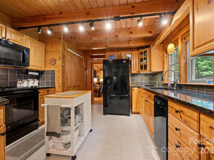 190 Observation Ridge, Rutherfordton, NC 28139.  MLS# CAR4281326, YatesRealty ID 29858. 