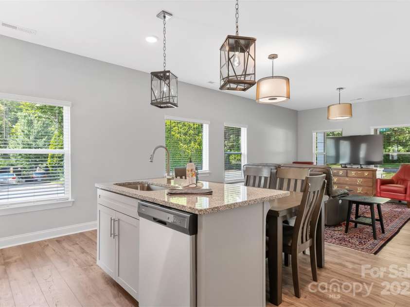 1801 Edgewater Drive, Conover, NC 28613.  MLS# CAR4278463, YatesRealty ID 29859. 