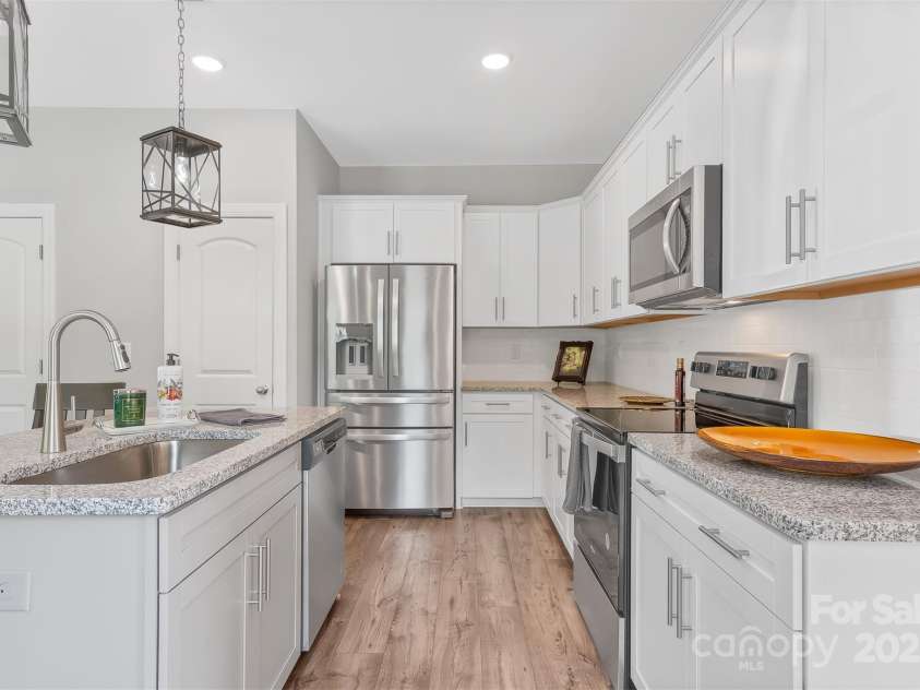 1801 Edgewater Drive, Conover, NC 28613.  MLS# CAR4278463, YatesRealty ID 29859. 