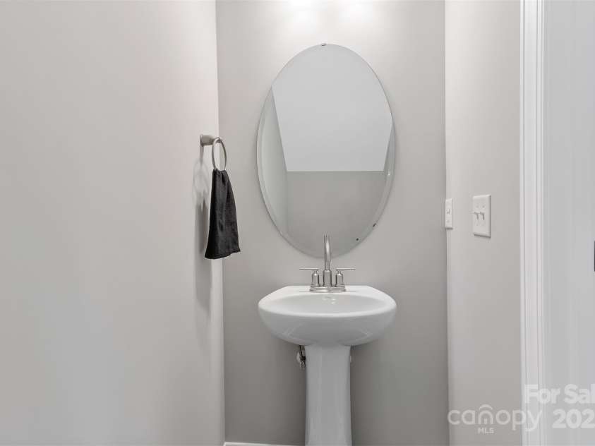 1801 Edgewater Drive, Conover, NC 28613.  MLS# CAR4278463, YatesRealty ID 29859. 