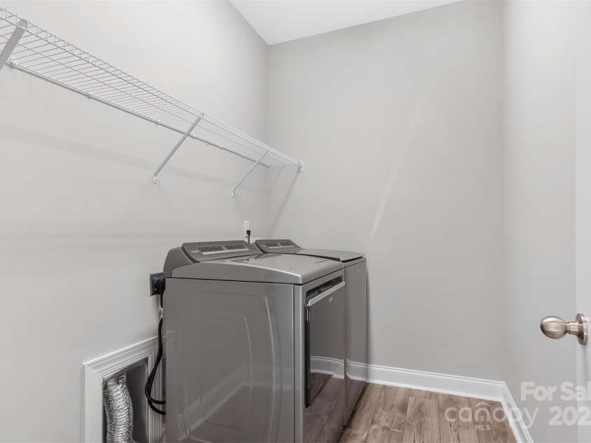 1801 Edgewater Drive, Conover, NC 28613.  MLS# CAR4278463, YatesRealty ID 29859. 