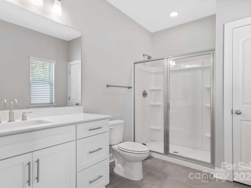 1801 Edgewater Drive, Conover, NC 28613.  MLS# CAR4278463, YatesRealty ID 29859. 