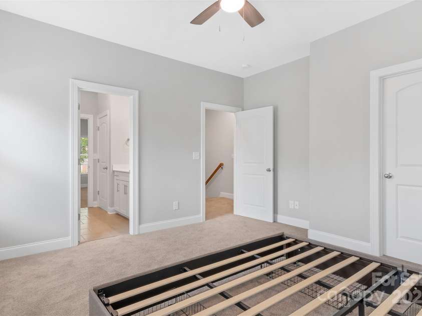 1801 Edgewater Drive, Conover, NC 28613.  MLS# CAR4278463, YatesRealty ID 29859. 