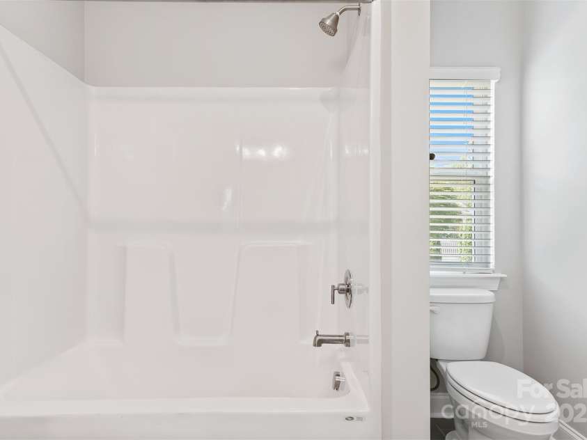 1801 Edgewater Drive, Conover, NC 28613.  MLS# CAR4278463, YatesRealty ID 29859. 