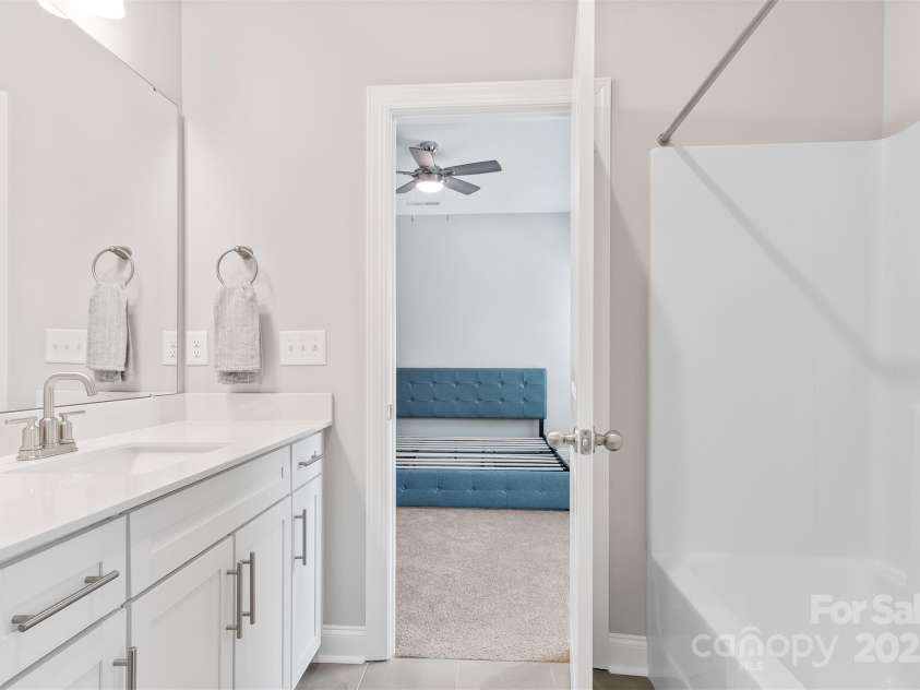 1801 Edgewater Drive, Conover, NC 28613.  MLS# CAR4278463, YatesRealty ID 29859. 