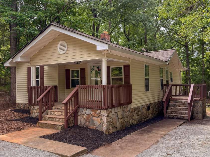 3910 Oakwood Circle, Iron Station, NC 28080.  MLS# CAR4378184, YatesRealty ID 29859. 