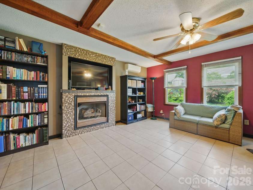 117 Pilots Ridge Drive, Bessemer City, NC 28016.  MLS# CAR4353869, YatesRealty ID 2986. 