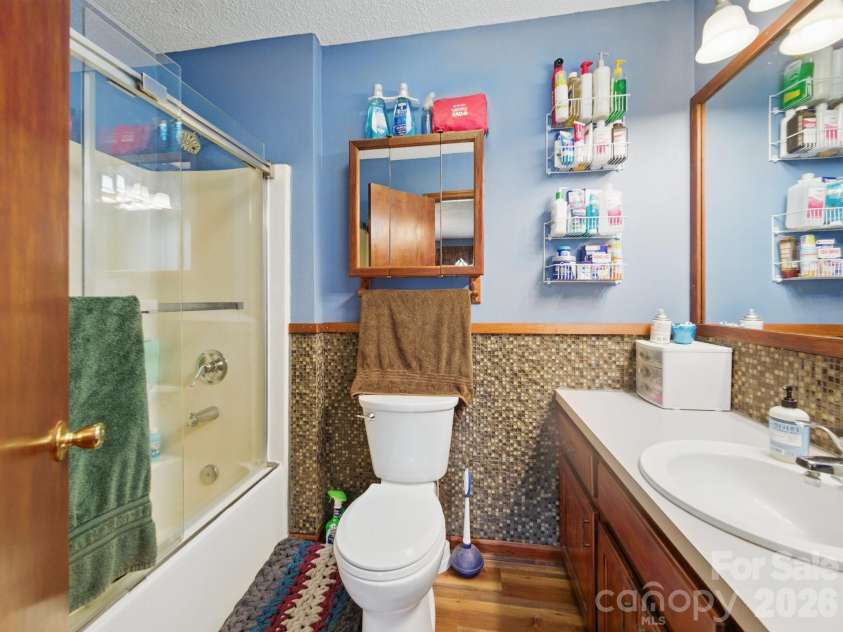 117 Pilots Ridge Drive, Bessemer City, NC 28016.  MLS# CAR4353869, YatesRealty ID 2986. 