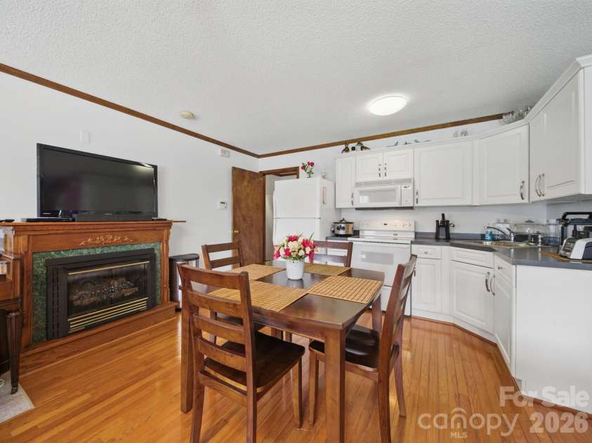 117 Pilots Ridge Drive, Bessemer City, NC 28016.  MLS# CAR4353869, YatesRealty ID 2986. 