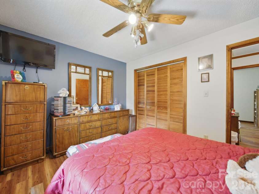 117 Pilots Ridge Drive, Bessemer City, NC 28016.  MLS# CAR4353869, YatesRealty ID 2986. 