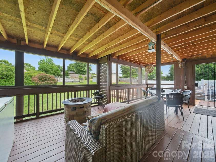 117 Pilots Ridge Drive, Bessemer City, NC 28016.  MLS# CAR4353869, YatesRealty ID 2986. 