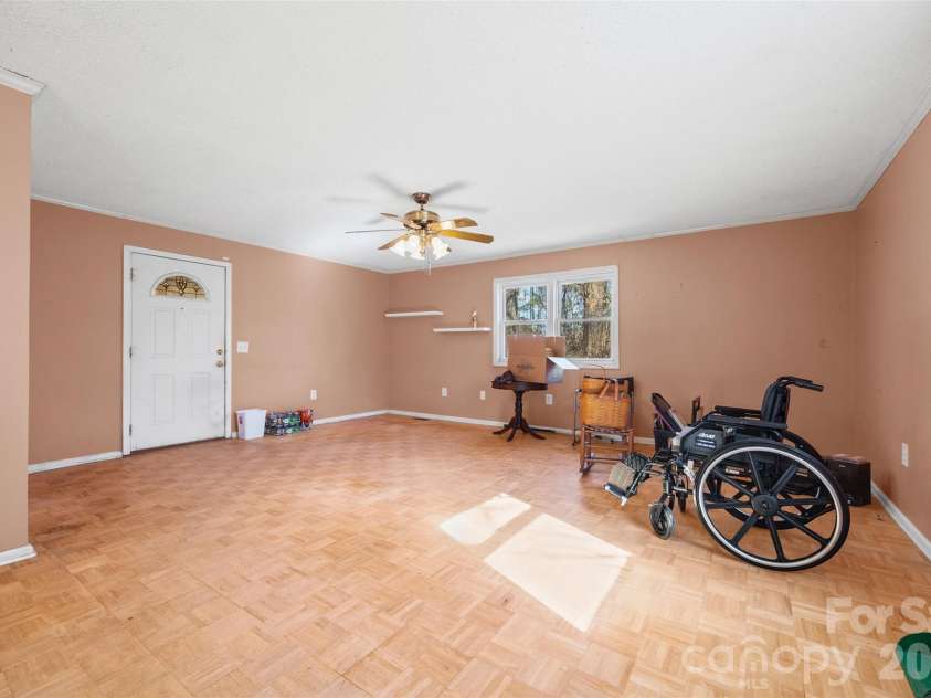 5323 New Hope Road, Belmont, NC 28012.  MLS# CAR4338697, YatesRealty ID 2986. 