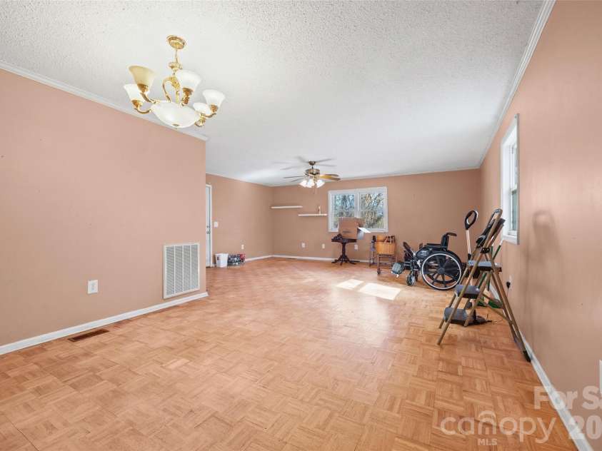 5323 New Hope Road, Belmont, NC 28012.  MLS# CAR4338697, YatesRealty ID 2986. 