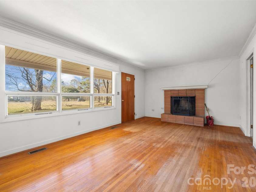 5323 New Hope Road, Belmont, NC 28012.  MLS# CAR4338697, YatesRealty ID 2986. 