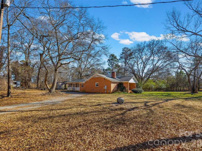 5323 New Hope Road, Belmont, NC 28012.  MLS# CAR4338697, YatesRealty ID 2986. 