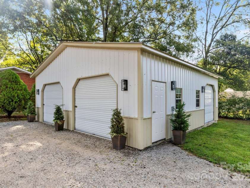 622 Elm Street, Marshville, NC 28103.  MLS# CAR4275809, YatesRealty ID 29860. 