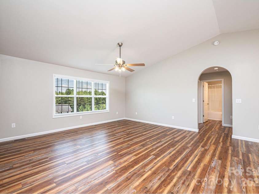 6091 Isaiah Court, Hickory, NC 28601.  MLS# CAR4286464, YatesRealty ID 29861. 