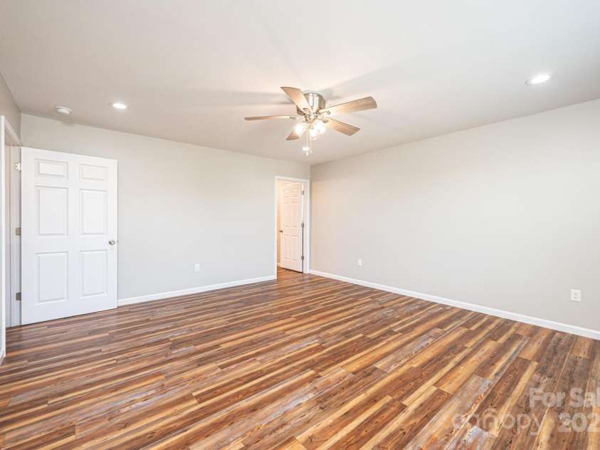 6091 Isaiah Court, Hickory, NC 28601.  MLS# CAR4286464, YatesRealty ID 29861. 