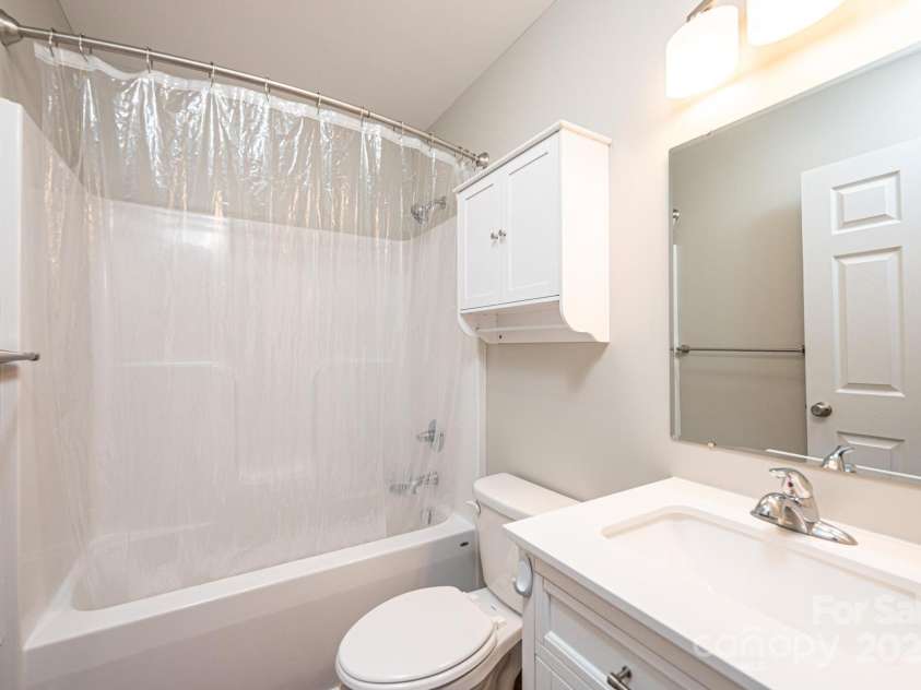 6091 Isaiah Court, Hickory, NC 28601.  MLS# CAR4286464, YatesRealty ID 29861. 