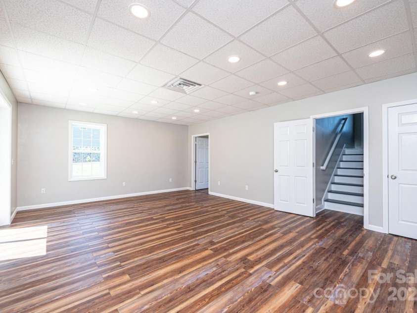 6091 Isaiah Court, Hickory, NC 28601.  MLS# CAR4286464, YatesRealty ID 29861. 