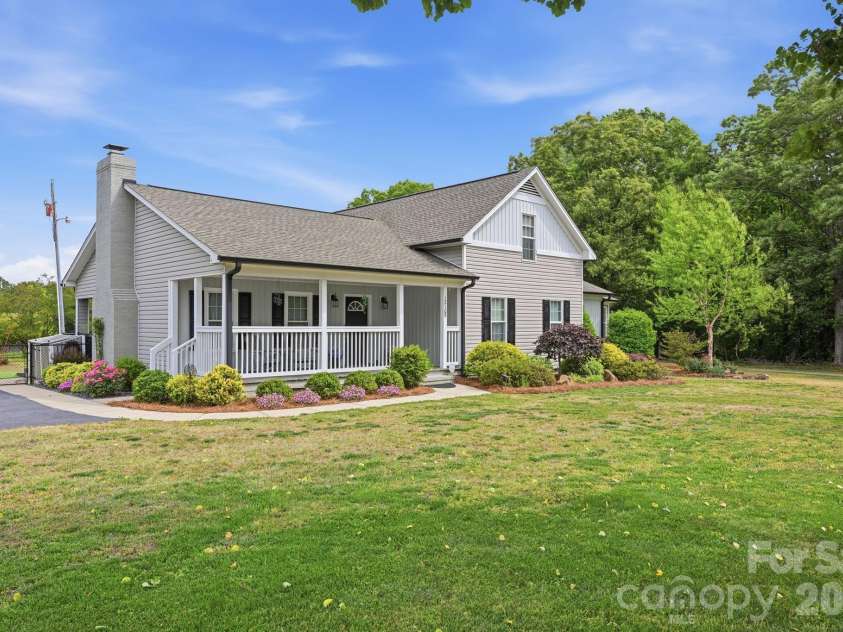 12109 Eastfield Road, Huntersville, NC 28078.  MLS# CAR4383207, YatesRealty ID 29862. 