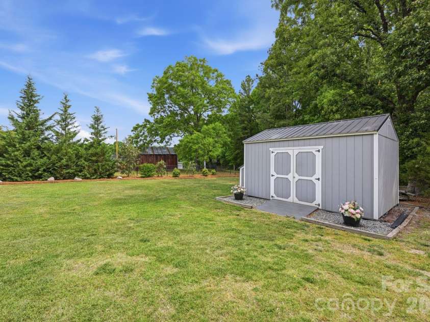 12109 Eastfield Road, Huntersville, NC 28078.  MLS# CAR4383207, YatesRealty ID 29862. 