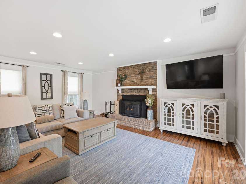 12109 Eastfield Road, Huntersville, NC 28078.  MLS# CAR4383207, YatesRealty ID 29862. Fireplace