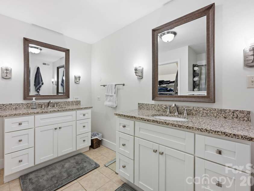 12109 Eastfield Road, Huntersville, NC 28078.  MLS# CAR4383207, YatesRealty ID 29862. Primary Bath