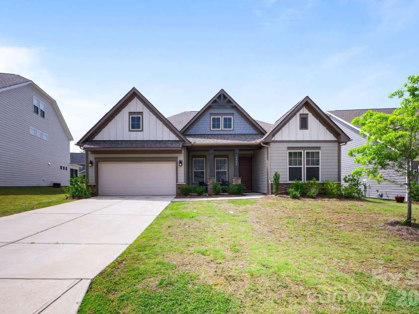 7920 Creek Park Drive, Denver, NC 28037.  MLS# CAR4386729, YatesRealty ID 29865. 