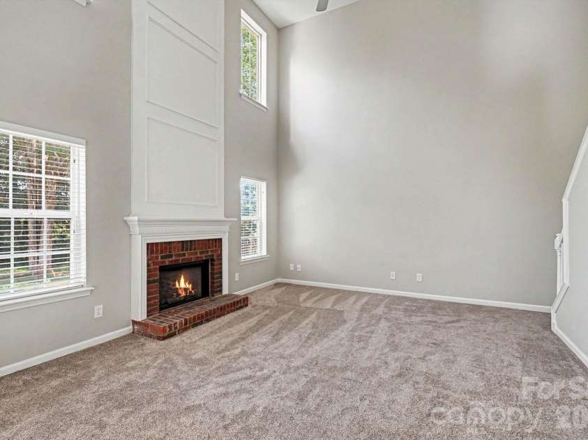 7824 Belchester Circle, Charlotte, NC 28215.  MLS# CAR4385044, YatesRealty ID 29866. 
