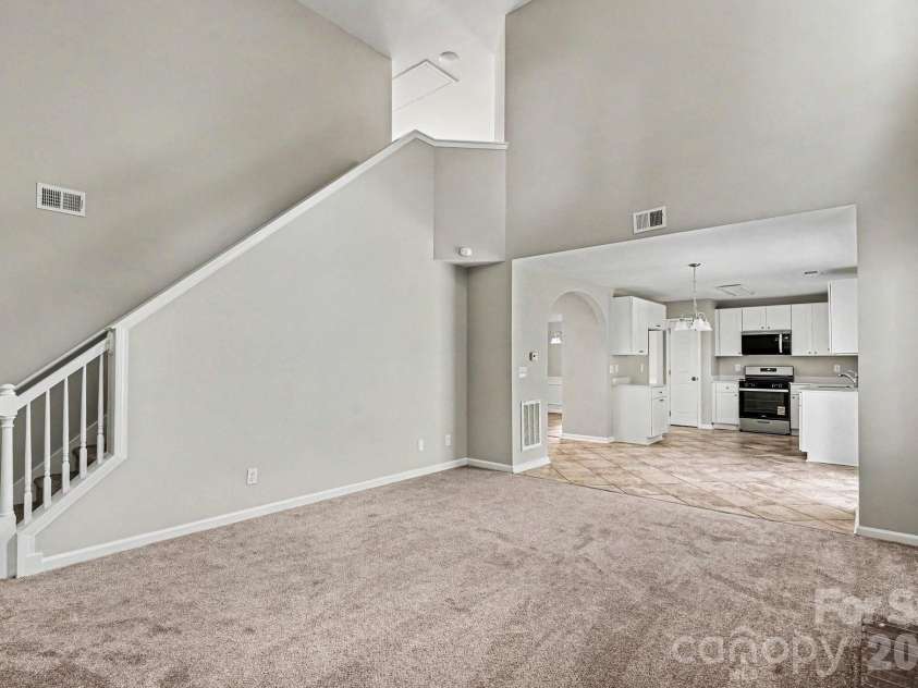 7824 Belchester Circle, Charlotte, NC 28215.  MLS# CAR4385044, YatesRealty ID 29866. 