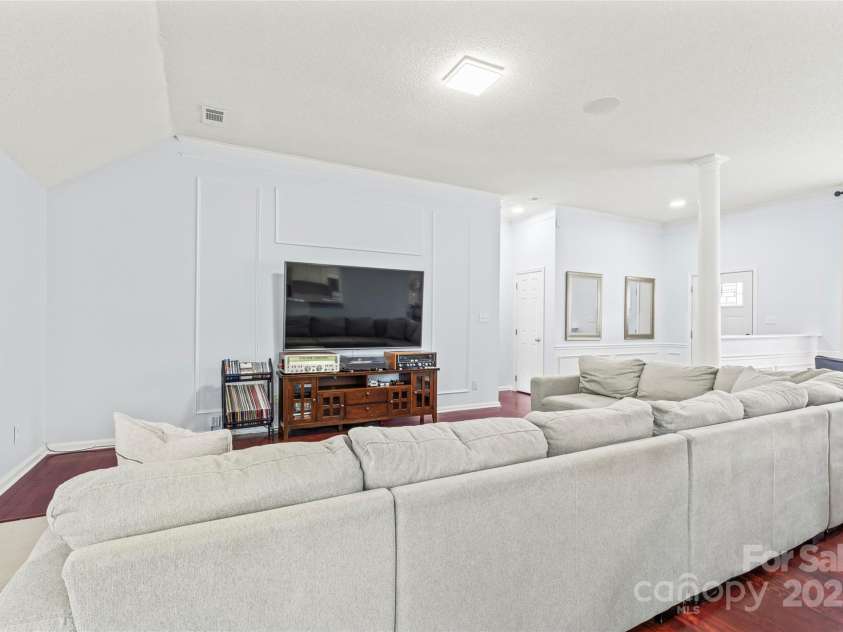 8901 Woodland Park Lane, Charlotte, NC 28214.  MLS# CAR4278518, YatesRealty ID 29866. 