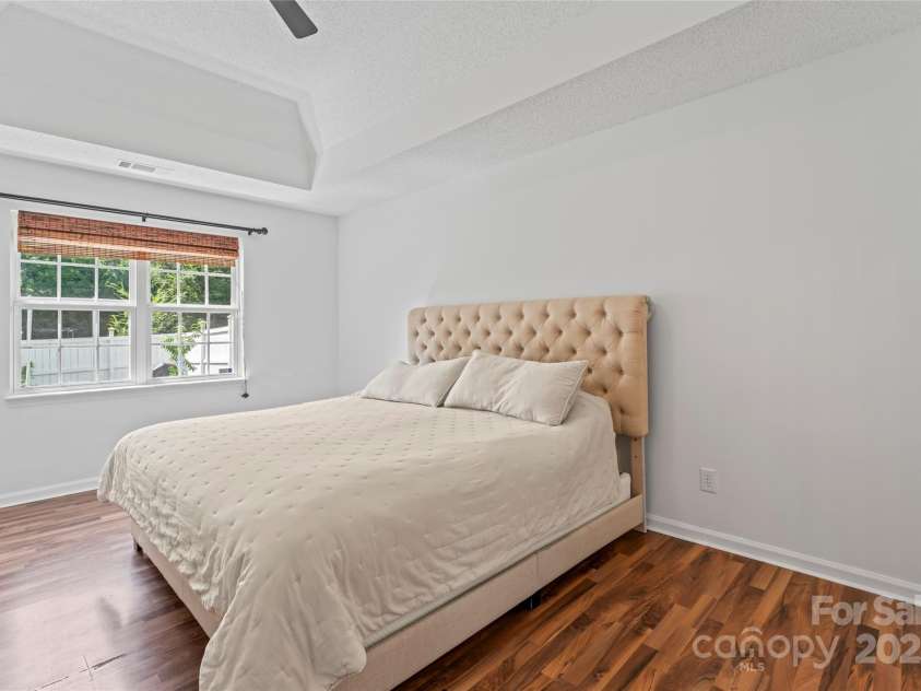 8901 Woodland Park Lane, Charlotte, NC 28214.  MLS# CAR4278518, YatesRealty ID 29866. 