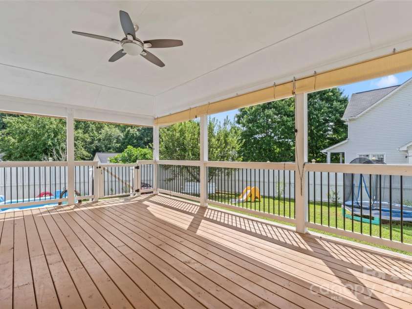 8901 Woodland Park Lane, Charlotte, NC 28214.  MLS# CAR4278518, YatesRealty ID 29866. 