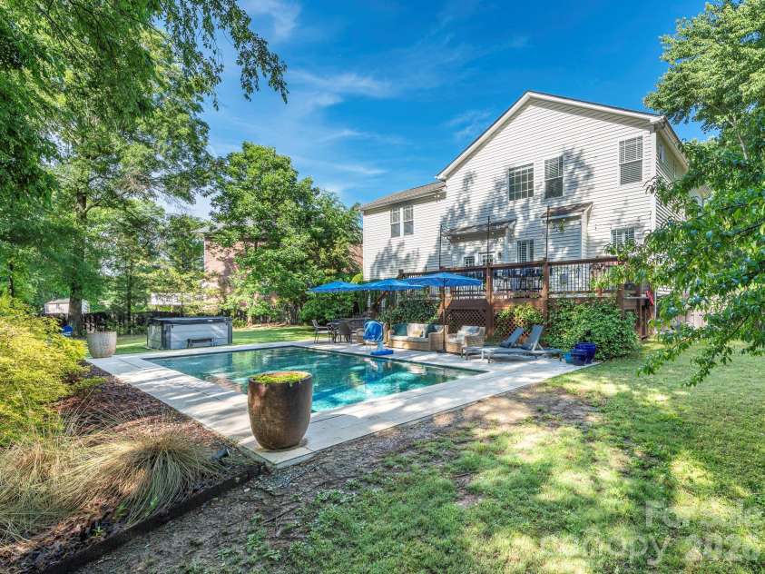 1409 Shade Tree Court, Matthews, NC 28104.  MLS# CAR4379917, YatesRealty ID 29867. 