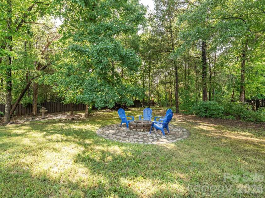 1409 Shade Tree Court, Matthews, NC 28104.  MLS# CAR4379917, YatesRealty ID 29867. 