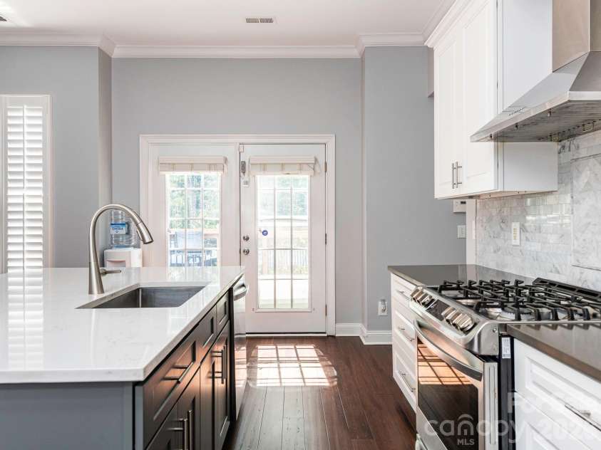 1409 Shade Tree Court, Matthews, NC 28104.  MLS# CAR4379917, YatesRealty ID 29867. 