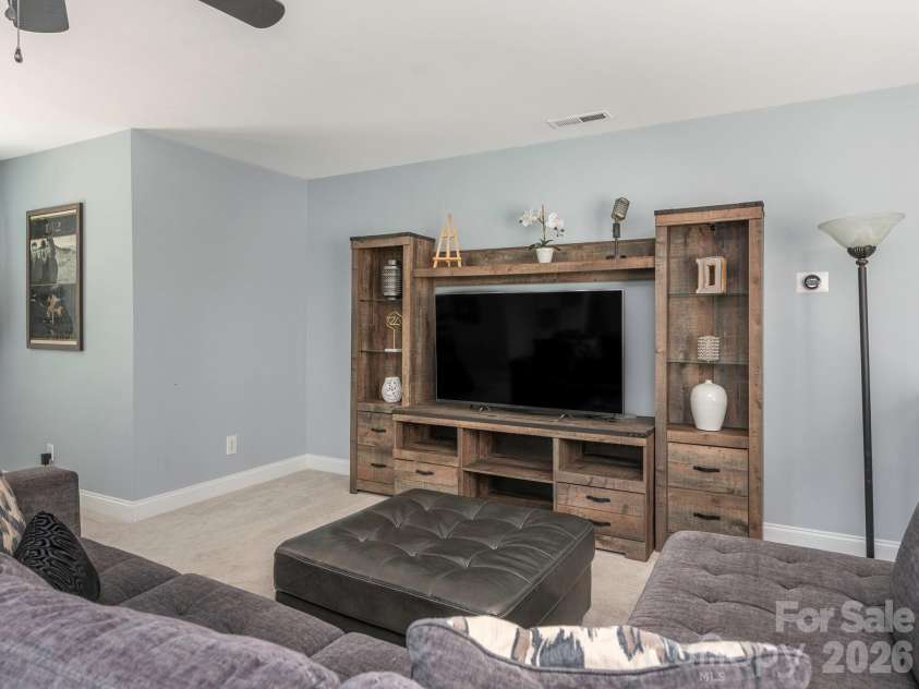 1409 Shade Tree Court, Matthews, NC 28104.  MLS# CAR4379917, YatesRealty ID 29867. 