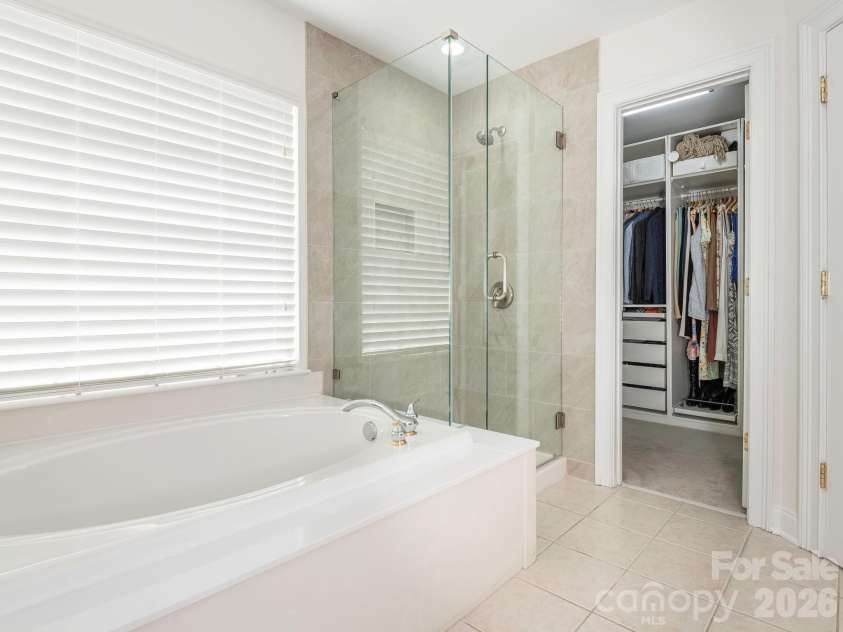 1409 Shade Tree Court, Matthews, NC 28104.  MLS# CAR4379917, YatesRealty ID 29867. 