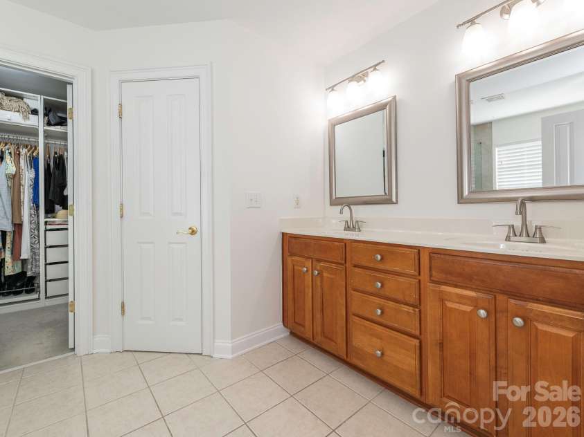 1409 Shade Tree Court, Matthews, NC 28104.  MLS# CAR4379917, YatesRealty ID 29867. 