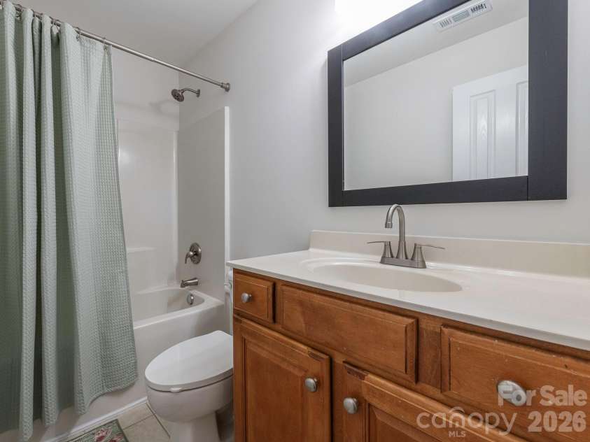 1409 Shade Tree Court, Matthews, NC 28104.  MLS# CAR4379917, YatesRealty ID 29867. 