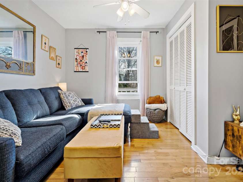 104 Arnold Road, Asheville, NC 28805.  MLS# CAR4227665, YatesRealty ID 2987. 