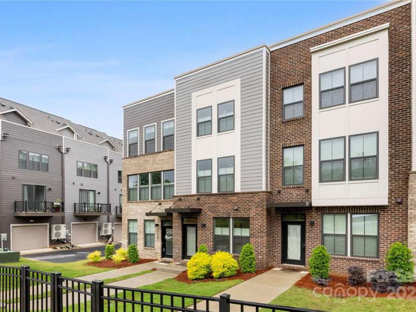 3748 Ellington Street, Charlotte, NC 28211.  MLS# CAR4259533, YatesRealty ID 29870. 
