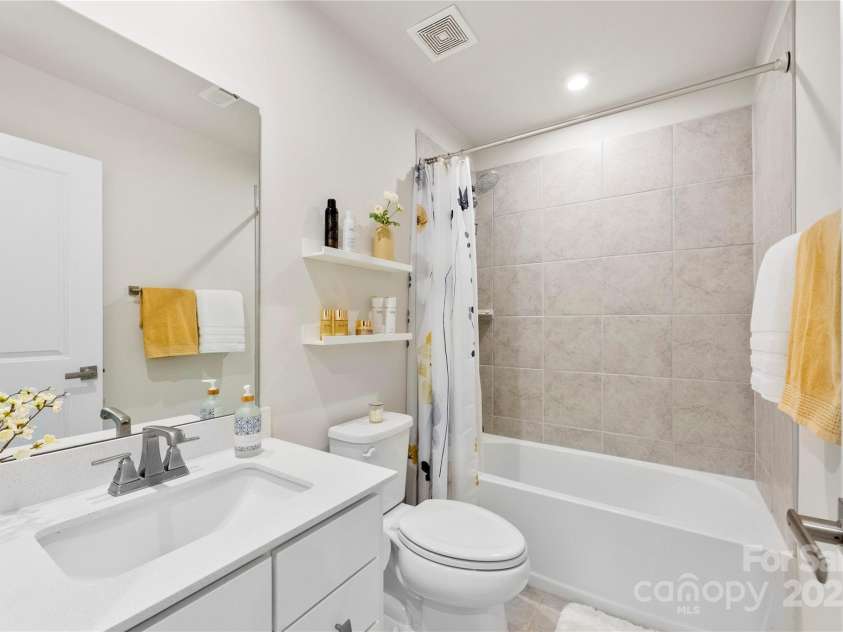 3748 Ellington Street, Charlotte, NC 28211.  MLS# CAR4259533, YatesRealty ID 29870. 