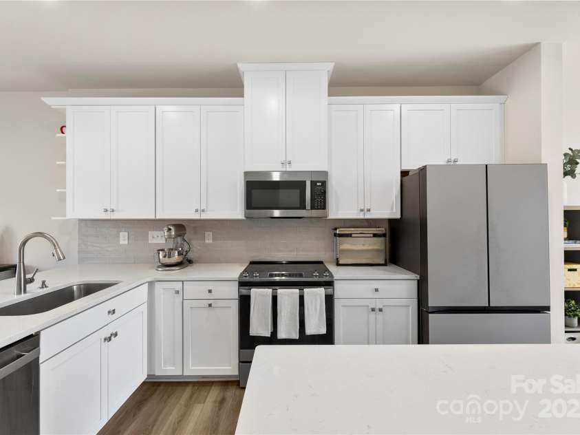 3748 Ellington Street, Charlotte, NC 28211.  MLS# CAR4259533, YatesRealty ID 29870. 