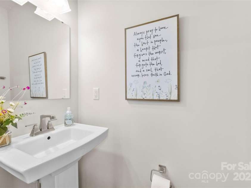 3748 Ellington Street, Charlotte, NC 28211.  MLS# CAR4259533, YatesRealty ID 29870. 