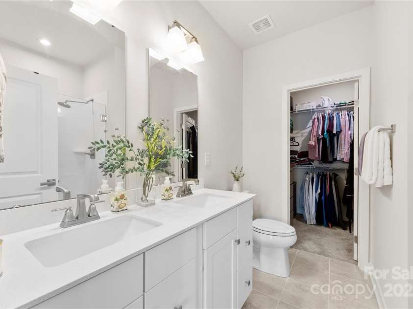 3748 Ellington Street, Charlotte, NC 28211.  MLS# CAR4259533, YatesRealty ID 29870. 