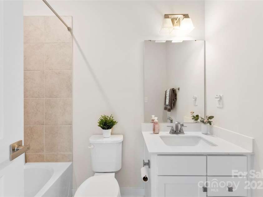 3748 Ellington Street, Charlotte, NC 28211.  MLS# CAR4259533, YatesRealty ID 29870. 