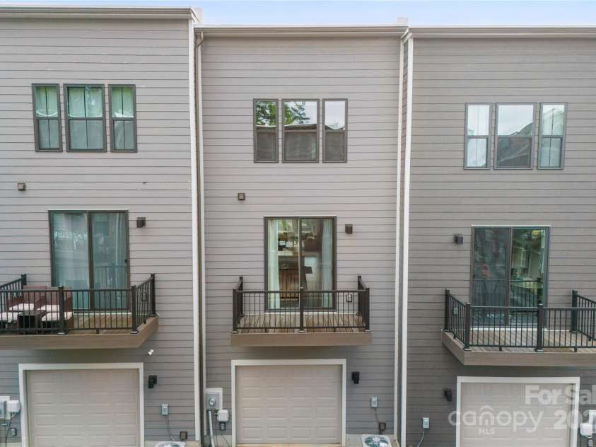 3748 Ellington Street, Charlotte, NC 28211.  MLS# CAR4259533, YatesRealty ID 29870. 